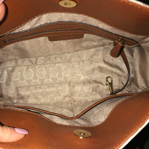 Michael Kors Hamilton Bag - Tan Monogram Print - Picture 5 of 5